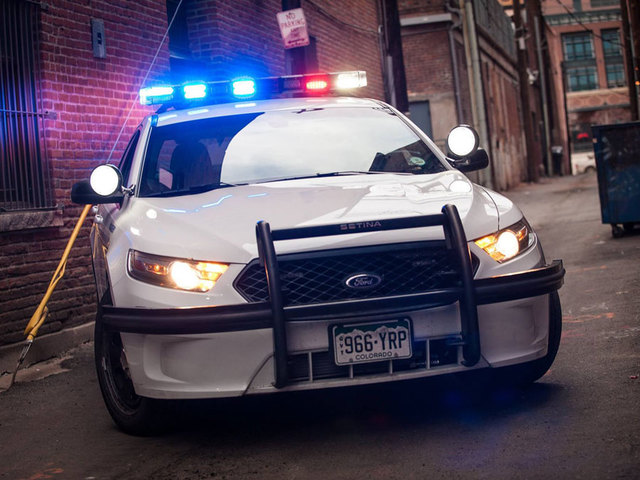 Police investigate body found in south Denver