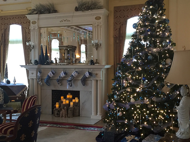 that room opens to colleen heldts powder days in the library heldt threw cozy white blankets and pillows on the chairs all white ornaments are on the - Mansion Christmas Decorations that room opens to colleen heldts powder days in the library heldt threw cozy white blankets and pillows on the chairs all white ornaments are on the - Mansion Christmas Decorations