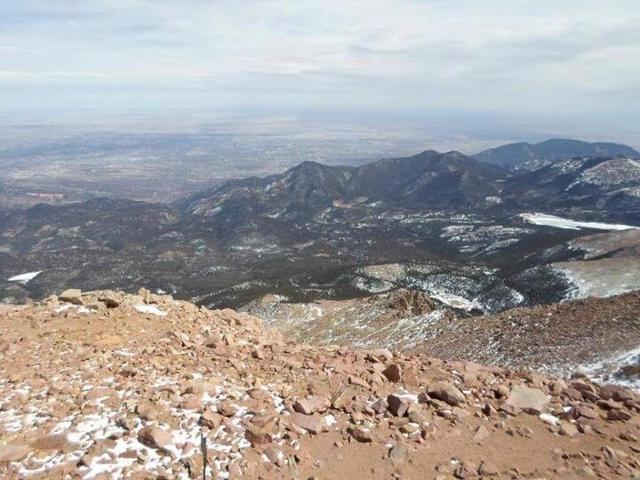 Recovery efforts for possible body resumes near summit of Pikes Peak