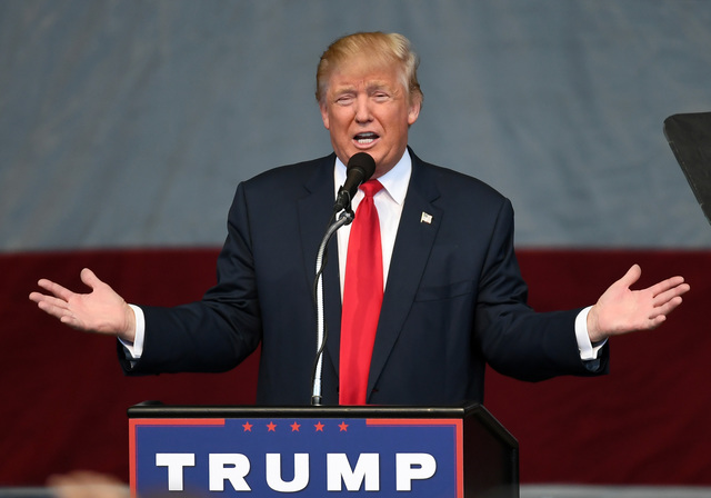 Trump dismisses GOP calls to quit race