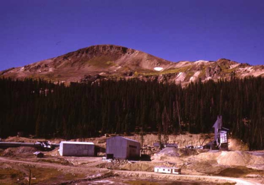 Colorado to pay 2M a year to keep Summitville gold mine site clean