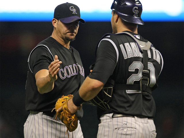 Rockies agree to 2-year, $8.5 million deal with catcher Chris Iannetta