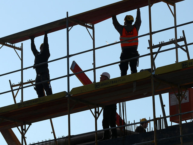 Fire department: 2 workers die in scaffolding collapse near Disney