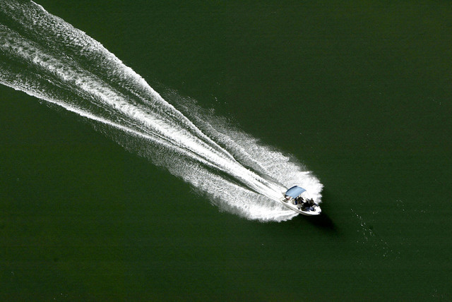 4 missing after boats collide, sink on Colorado River