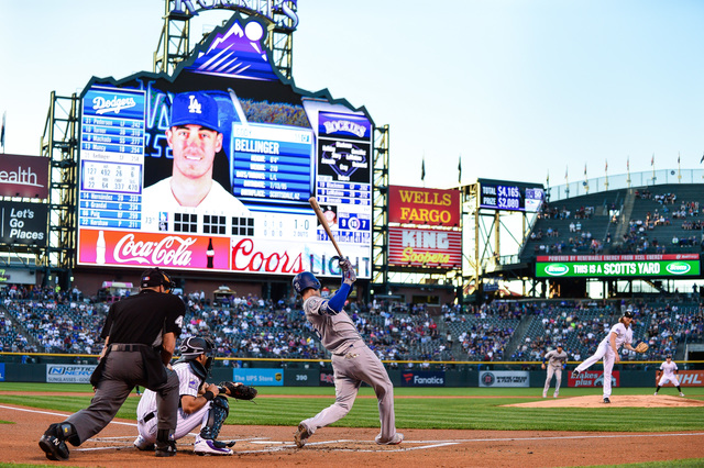 Kershaw efficient, Dodgers pull closer to 1st-place Rockies