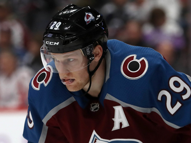 Avalanche get 3 power-play goals to rout Kings 7-3