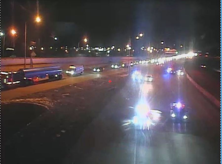 Crash closes NB I225 at Alameda Avenue in Aurora Denver7